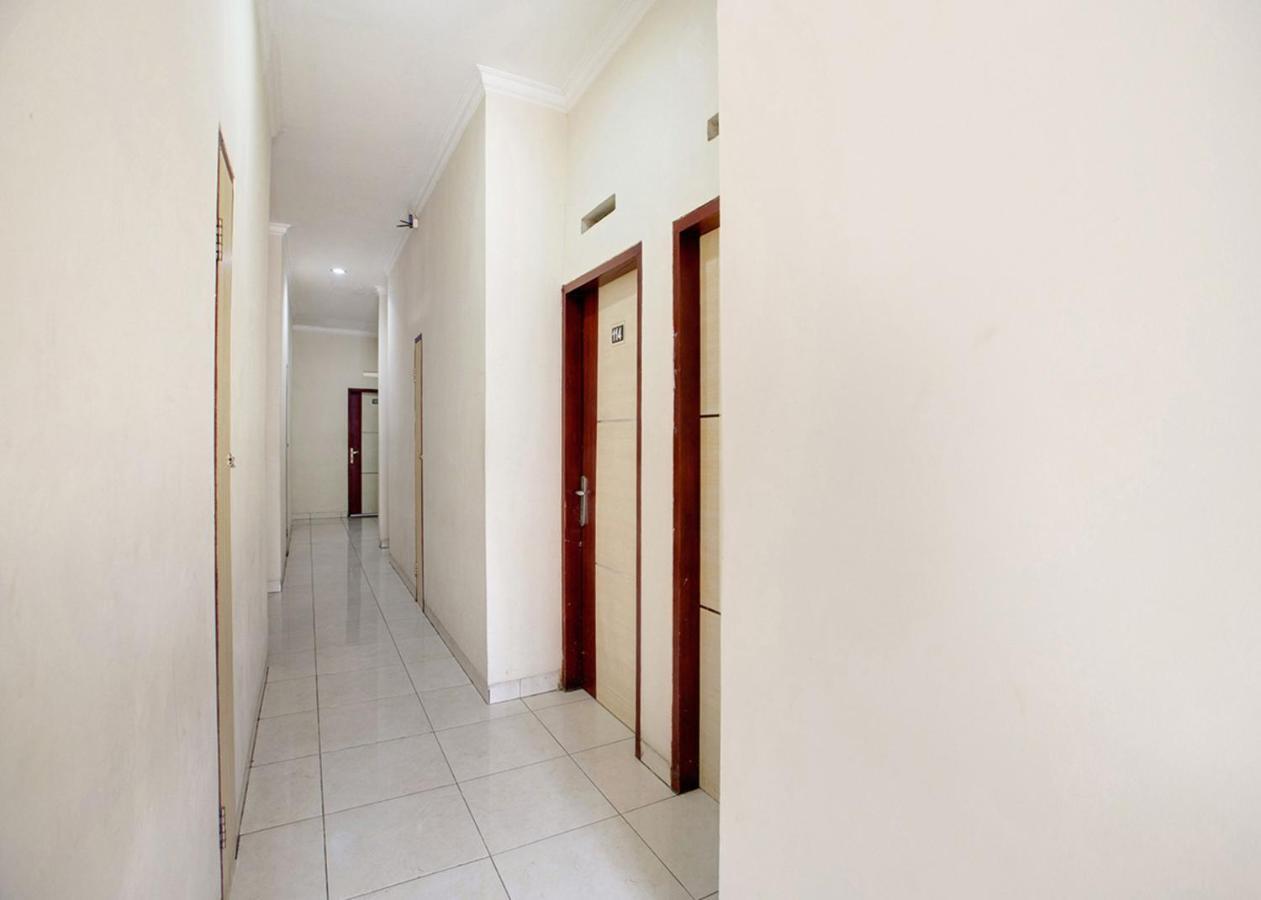 Oyo 2554 Hotel Arimbi Lama Dewi Sartika Bandung Zewnętrze zdjęcie